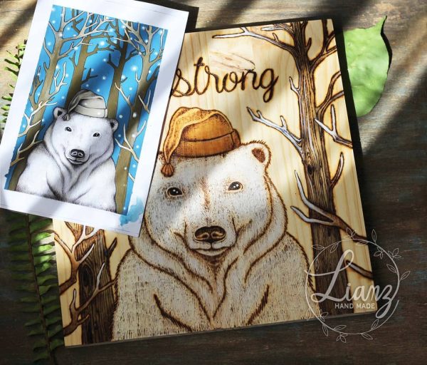 Bär „strong" – Brandmalerei auf Holz von Lianzhi Artist
